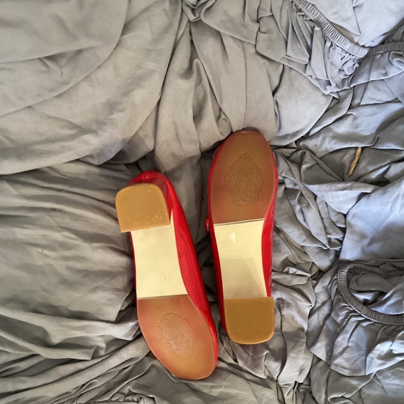 Red patent leather Mary Jane style shoes - Picture 2 of 5